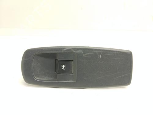 Right front window switch RENAULT KOLEOS I (HY_) 2.0 dCi (HY0K) (150 hp) 15827645