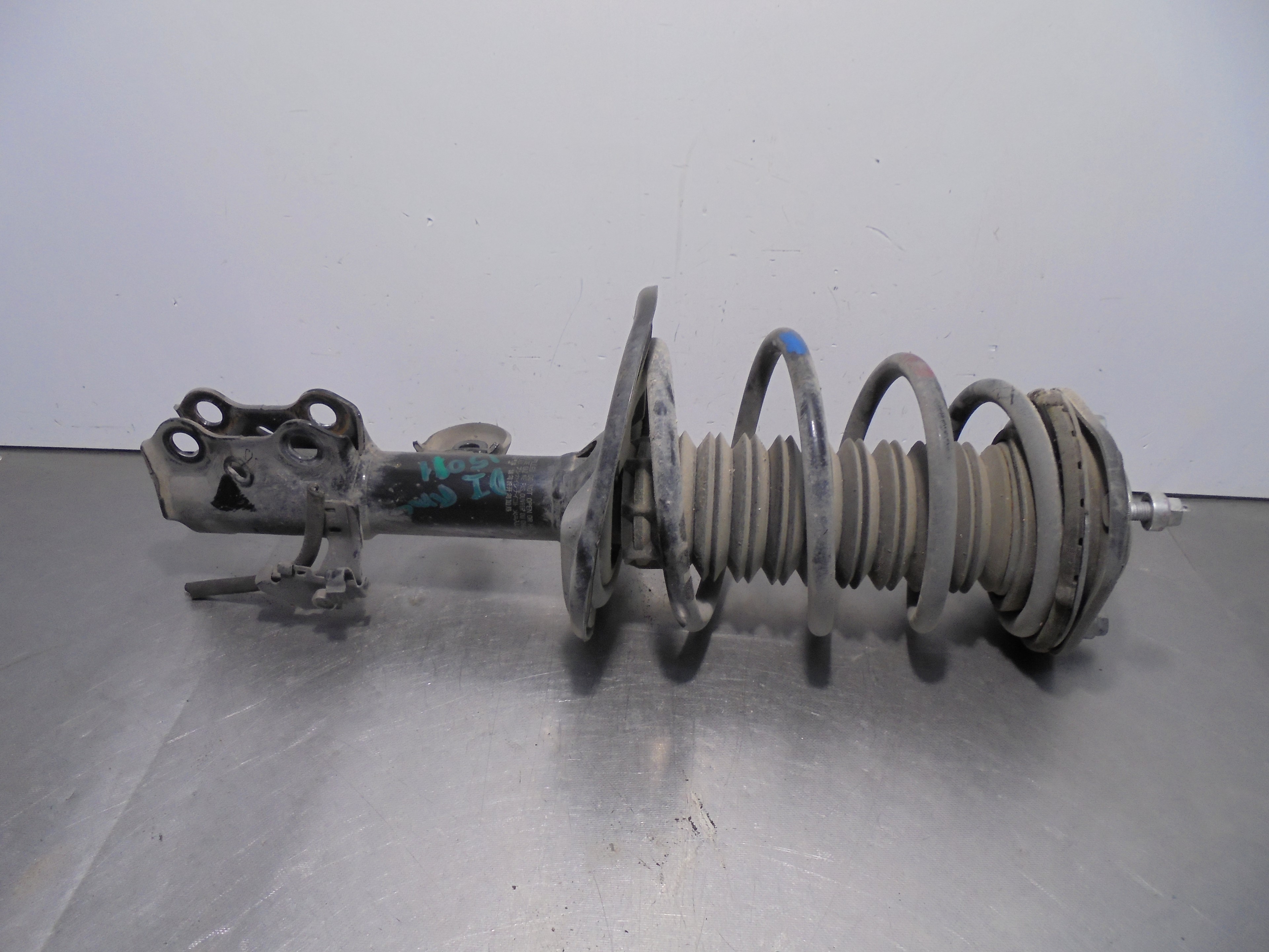 Left front shock absorber TOYOTA PRIUS PLUS (_W4_) 1.8