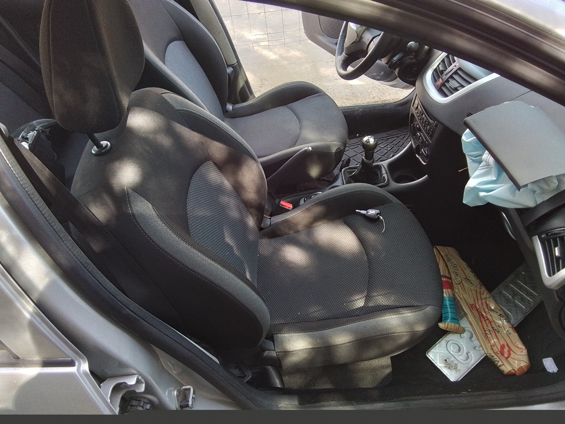 Right front seat PEUGEOT 206+ (2L_, 2M_) 1.4 HDi eco 70 | BP35816178C16 - Image 1