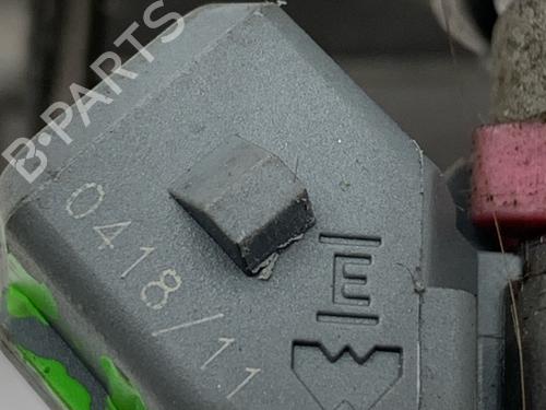 Injection rail VW GOLF IV (1J1) 1.4 16V | BP30437853M98 