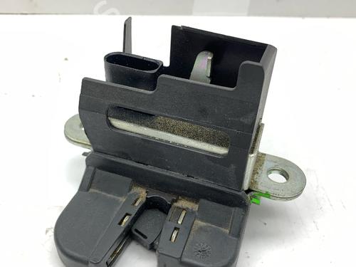 Used Tailgate lock VW PASSAT B6 Variant (3C5) 2.0 TDI (140 hp) 31087949