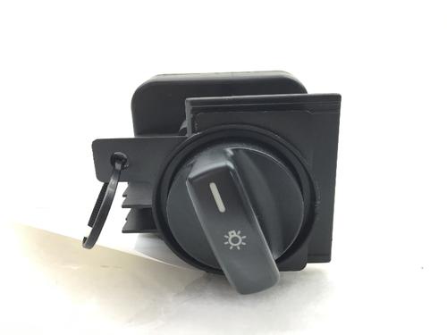 Used Headlight switch MERCEDES-BENZ B-CLASS Sports Tourer (W245) B 200 (245.233) (136 hp) 8824791