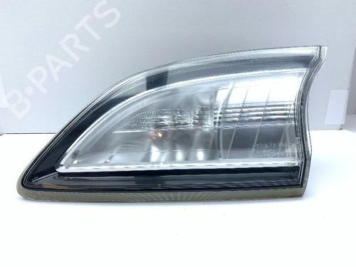 Używane Lampa tylna klapy bagażnika prawa MAZDA 3 (BL) 1.6 MZR CD (BL14) (116 hp) 30739424