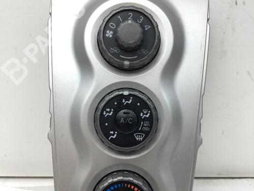 Commande Chauffage TOYOTA YARIS (_P9_) 1.0 VVT-i (KSP90_, KSP90R) (69 hp) 9395648