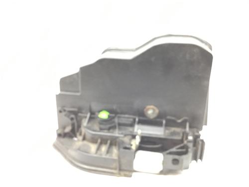 Serrure avant droite BMW 1 (E87) 116 d (116 hp) 17678725