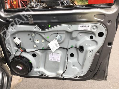 Right front door VW TOURAN (1T1, 1T2) 1.4 TSI EcoFuel | BP27673834C3 