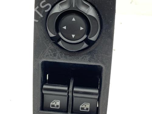 Used Left front window switch ALFA ROMEO MITO (955_) 1.4 TJet (955AXA1B) (155 hp) 31761040