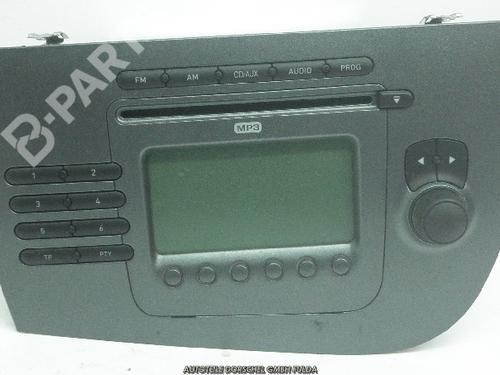 Used Radio SEAT LEON (1P1) 2.0 TFSI (200 hp) 3002446