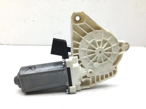 Right front window motor MERCEDES-BENZ A-CLASS (W169) A 170 (169.032, 169.332) | BP19430767E20 