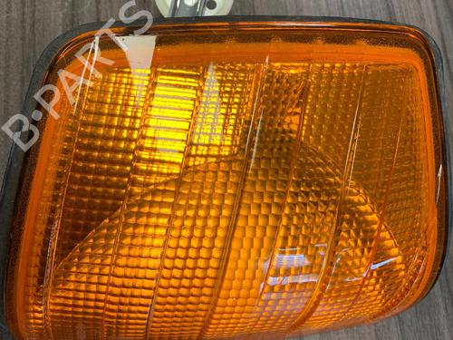 Used Right front indicator MERCEDES-BENZ 190 (W201) D 2.5 (201.126) (90 hp) 13088243