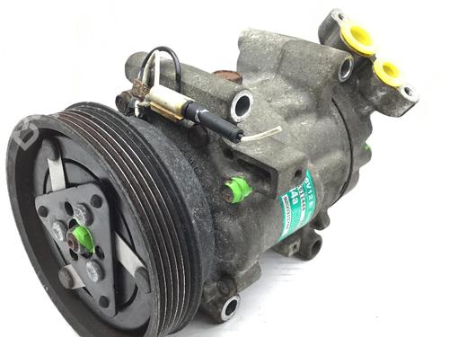 Used AC compressor RENAULT CLIO II (BB_, CB_) 1.4 16V (B/CB0P, BB13) (98 hp) 15802857