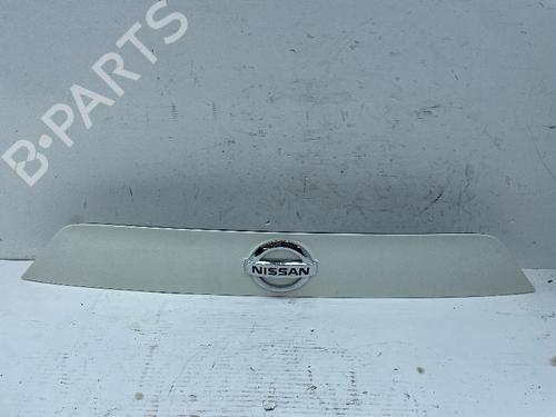 Używane Listwa klapy tylnej / bagażnika NISSAN QASHQAI II (J11, J11_) 1.3 DIG-T (160 hp) 28414382