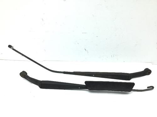 Used Front windshield wiper arm MAZDA 2 (DY) 1.4 (80 hp) 16153274