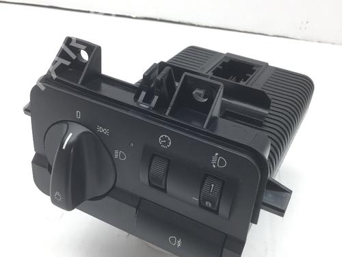 Used Headlight switch BMW 3 (E46) 318 i (143 hp) 12593064