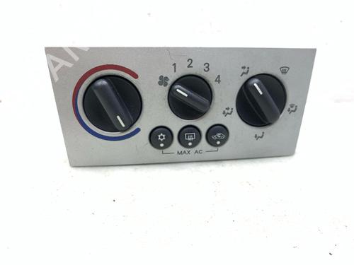 Used Climate control Climate control OPEL MERIVA A MPV (X03) 1.6 16V (E75) (100 hp) 39929892 39929892