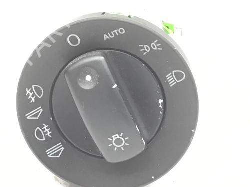 Used Headlight switch AUDI A4 B7 Avant (8ED) 3.2 FSI quattro (255 hp) 22926961