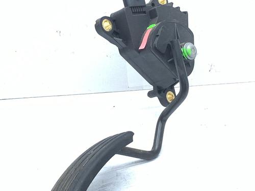 Used Pedal Pedal RENAULT CLIO III (BR0/1, CR0/1) 1.2 16V (BR02, BR0J, BR11, CR02, CR0J, CR11) (75 hp) 31838462 31838462