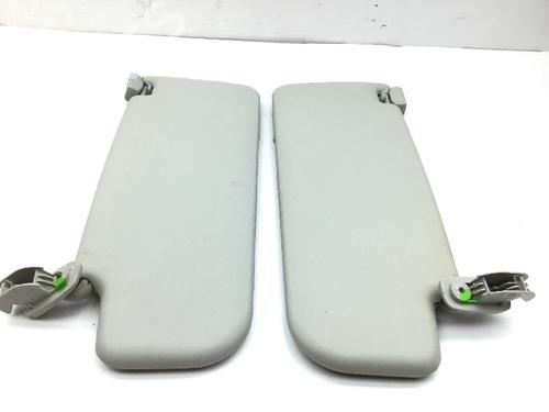 Used Right sun visor VW POLO IV Saloon (9A4, 9A2, 9N2, 9A6) 1.4 (75 hp) 16823218