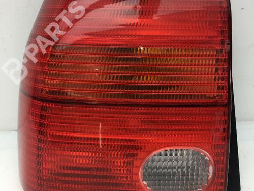 Używane Lampa tylna lewa VW LUPO I (6X1, 6E1) 1.4 16V (75 hp) 9311377