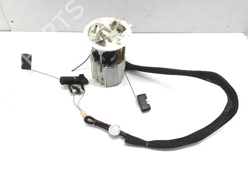 Used Fuel pump VOLVO V70 III (135) D5 (215 hp) 22700335