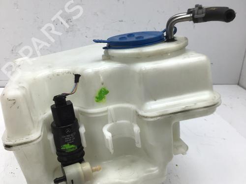 Used Windscreen washer tank MERCEDES-BENZ B-CLASS Sports Tourer (W245) B 180 CDI (245.207) (109 hp) 23952742