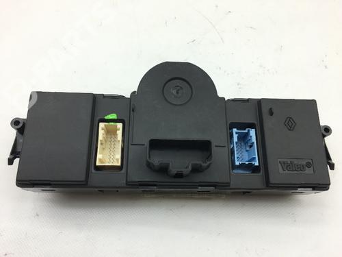 Climate control RENAULT MEGANE II (BM0/1_, CM0/1_) 1.9 dCi | BP8357864I5 