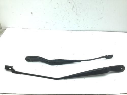 Used Front windshield wiper arm VOLVO V50 (545) 2.4 (140 hp) 14588782