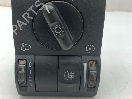 Used Headlight switch OPEL COMBO Tour 1.3 CDTI 16V (75 hp) 32172249