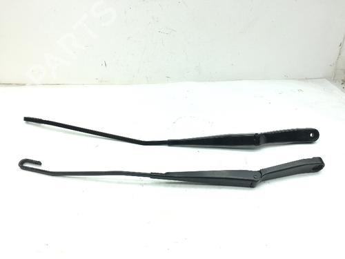 Used Front windshield wiper arm SEAT IBIZA III (6L1) 1.4 16V (75 hp) 14587805