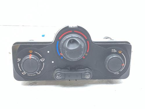 Used Climate control Climate control RENAULT CLIO III (BR0/1, CR0/1) 1.2 16V (BR02, BR0J, BR11, CR02, CR0J, CR11) (75 hp) 31838461 31838461