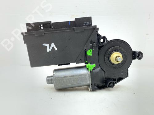 Rudehejsemotor forskærm venstre Rudehejsemotor forskærm venstre AUDI A4 B7 Avant (8ED) 2.0 TFSI quattro (200 hp) 34208650 34208650