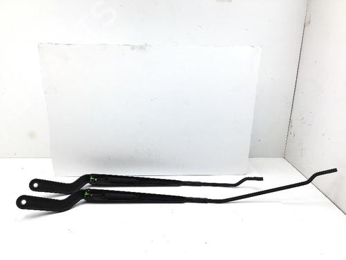 Used Front windshield wiper arm FORD FIESTA V (JH_, JD_) 1.3 (60 hp) 26011926