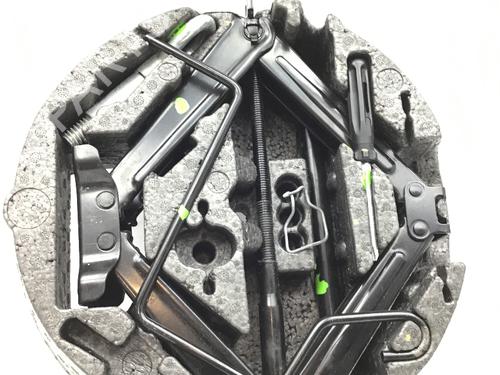 Used Jack Kit OPEL ASTRA H Estate (A04) 1.4 (L35) (90 hp) 24468802