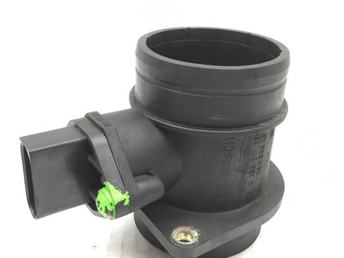 Used Mass air flow sensor VW GOLF IV (1J1) 1.9 TDI (101 hp) 17118849