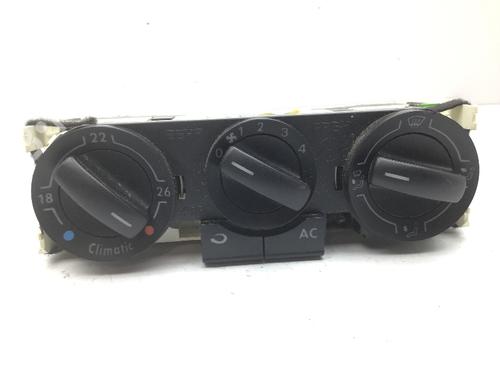 AC-Styringsenhed/Manøvreenhed VW FOX Hatchback (5Z1, 5Z3, 5Z4) 1.2 (55 hp) 29808803