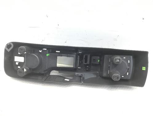 Middle console MERCEDES-BENZ CITAN Box Body/MPV (W415) 108 CDI (415.601, 415.603) | BP29632627I22 