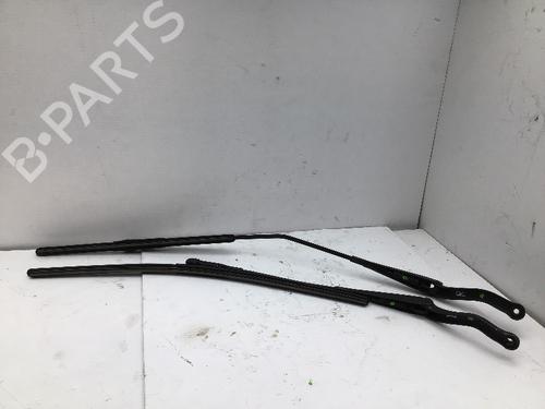 Used Front windshield wiper arm OPEL CORSA D (S07) 1.0 (L08, L68) (60 hp) 18240171