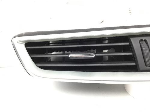 Air vent NISSAN QASHQAI II (J11, J11_) 1.3 DIG-T | BP28414433I21 