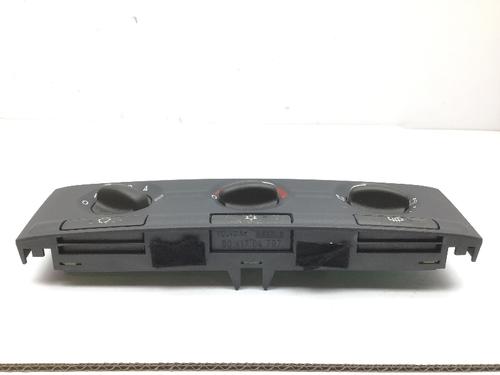 Climate control VOLVO V40 Estate (645) 1.8 i | BP17530884I5 