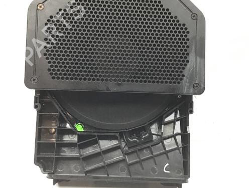 Used Speaker BMW 1 Convertible (E88) 120 i (170 hp) 13618423