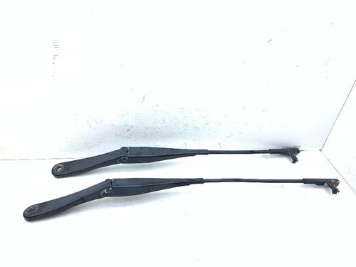 Used Front windshield wiper arm Front windshield wiper arm 37582597 37582597