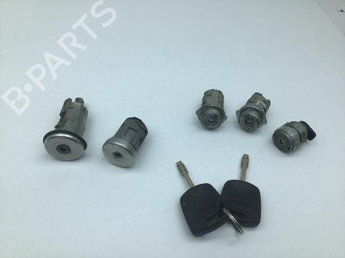 Używane Moduł elektroniczny FORD FIESTA V (JH_, JD_) 1.3 (60 hp) 29914693