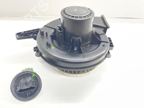Used Heater blower motor VW POLO V (6R1, 6C1) 1.2 TDI (75 hp) 29256619