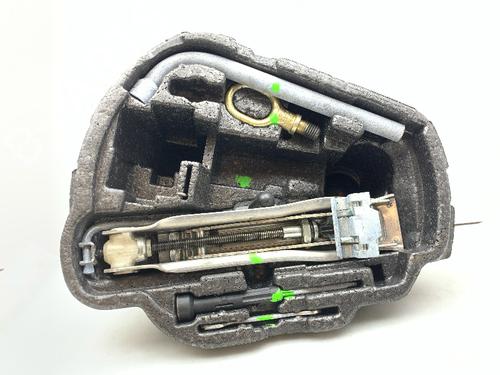 Used Jack Kit Jack Kit VW GOLF VAN IV Variant (1J5) 1.9 TDI (90 hp) 39917063 39917063