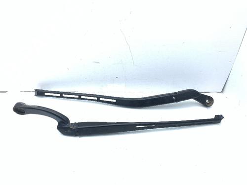 Used Front windshield wiper arm AUDI A4 B6 (8E2) 3.0 (220 hp) 32237025