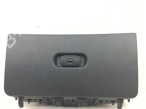 Used Glove box VW POLO III (6N1) 50 1.0 (50 hp) 8296513
