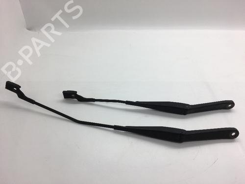 Used Front windshield wiper arm FORD FIESTA VI (CB1, CCN) 1.25 (82 hp) 14585701