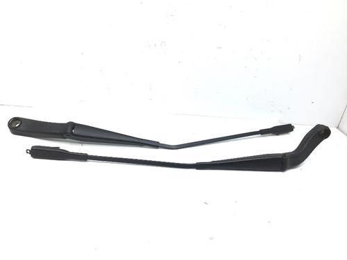 Used Front windshield wiper arm MERCEDES-BENZ B-CLASS Sports Tourer (W245) B 180 CDI (245.207) (109 hp) 23952739