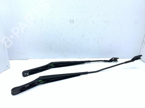 Used Front windshield wiper arm VW GOLF VI (5K1) 1.2 TSI (105 hp) 30384952