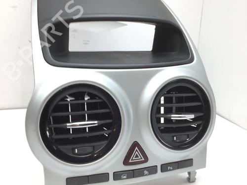 Used Air vent OPEL CORSA D (S07) 1.0 (L08, L68) (60 hp) 18257649